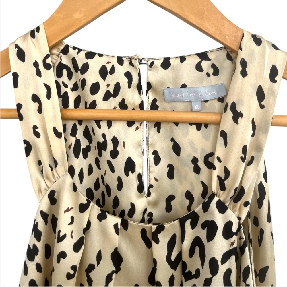 Leopard Print Sleeveless Top - Picture 2 of 6